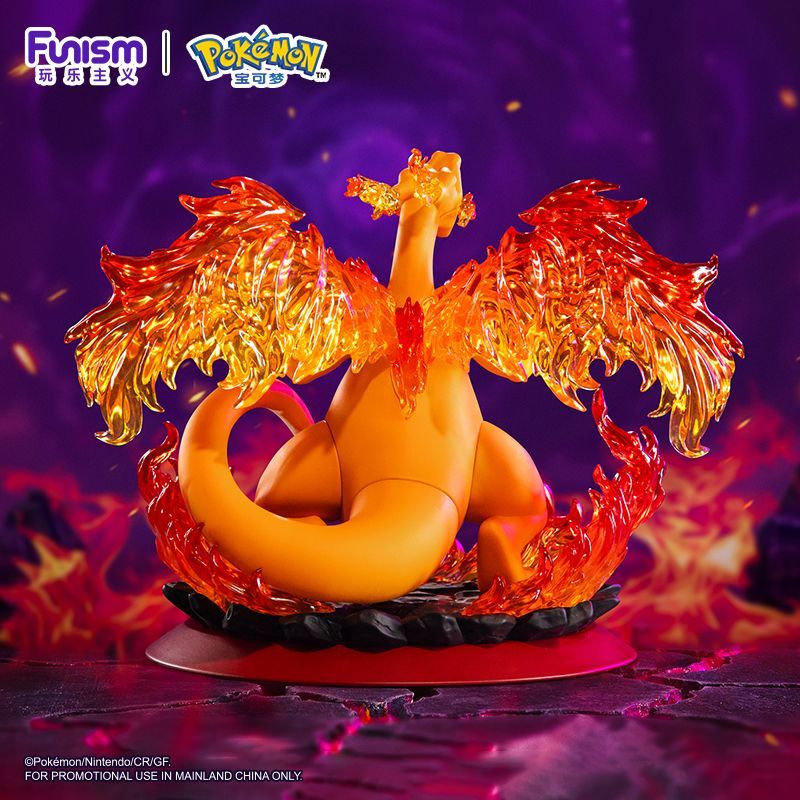 Funism Pokemon Gigantamax Charizard Statue Figure
