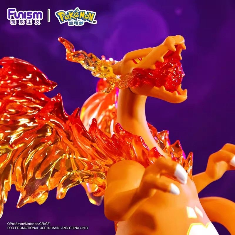Funism Pokemon Gigantamax Charizard Statue Figure