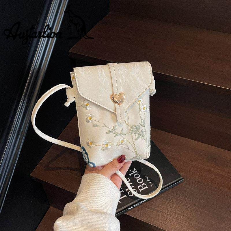 Augtarlion Chinese Embroidery Floral Butterfly Crossbody Phone Bag Gold Heart Clasp Shoulder Bag