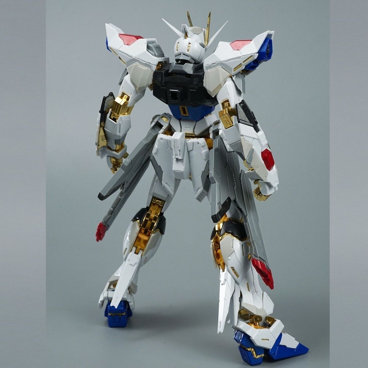 Daban 8802 MG 1/100 Strike Freedom Gundam MB Style with Gold Chrome Alloy Inner Frame