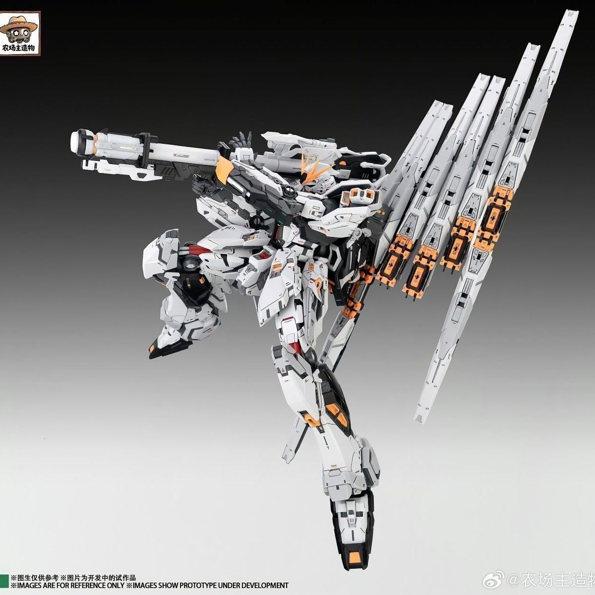 Farm Master Fortune Bull Nu Gundam GK Style 1/100 Snap-Fit Model Kit with Six Fin Funnels Display Base & Special Bonus