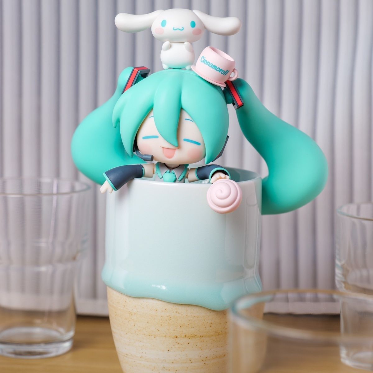 Good Smile Nendoroid 2306 Hatsune Miku Cinnamoroll Collab Ver Nendoroid Figure with 2 Cinnamoroll Mascots & Gold Mirror