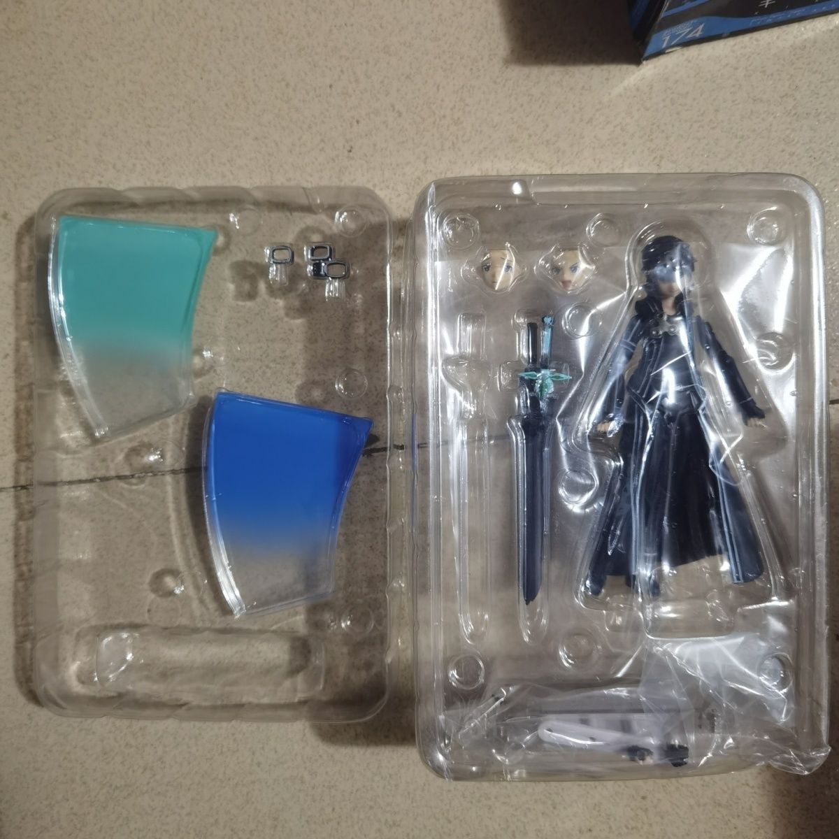 Sword Art Online Kirito Dual Sword Articulated Action Figure Figma Style 174 with Sword Effect Parts & Display Stand