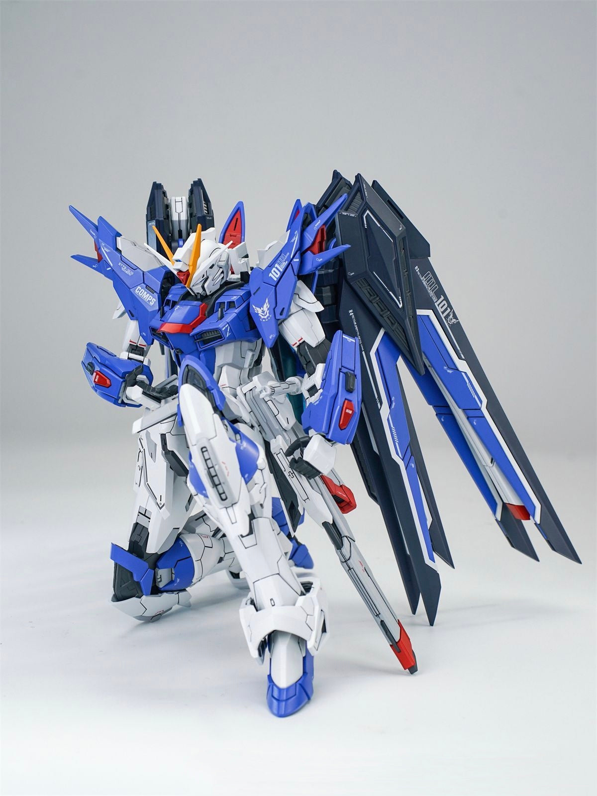 Rising Freedom Gundam Model Kit Blue Knight