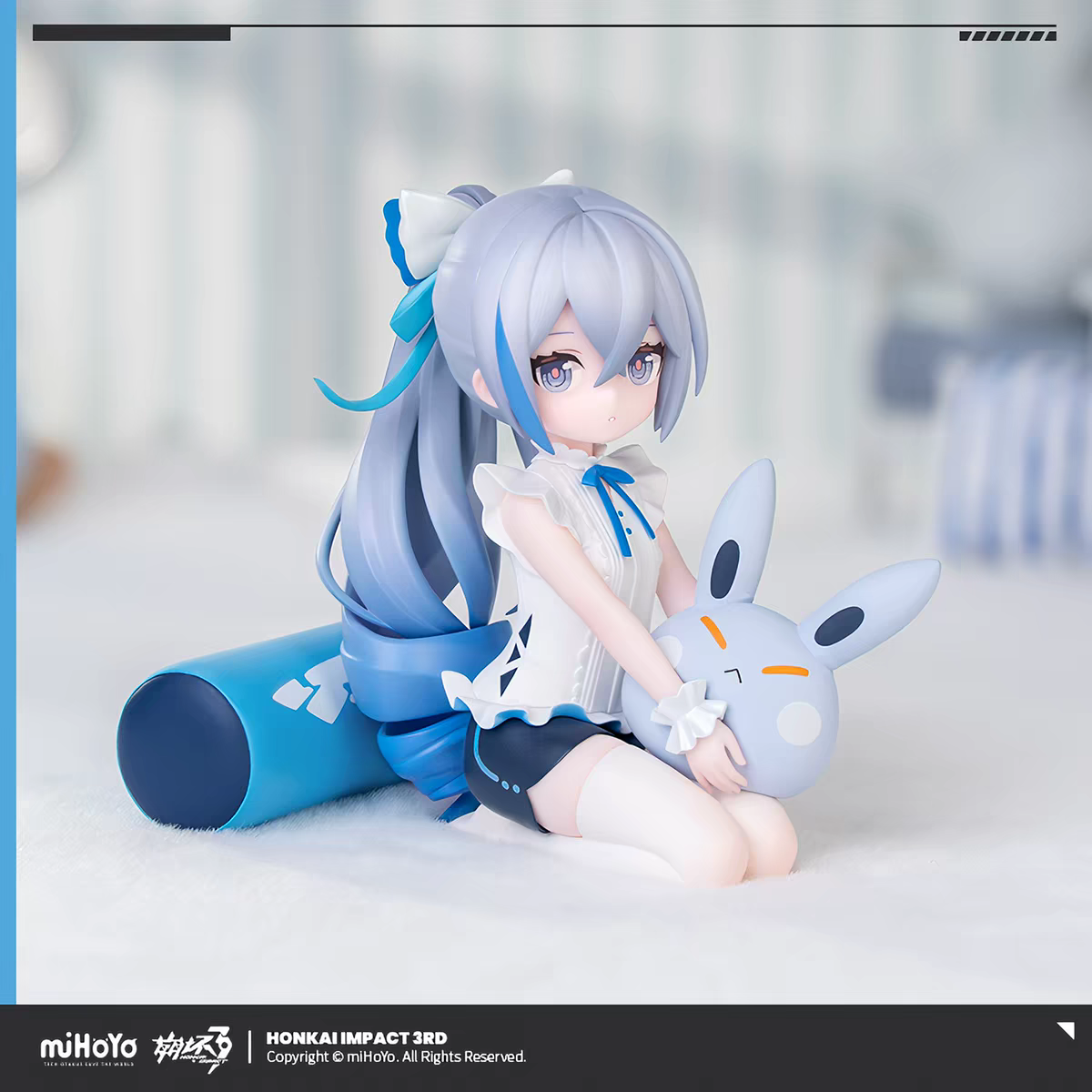 Honkai Impact 3rd Bronya Herrscher of Reason chibi figure - three-quarter front view hugging rabbit with cannon prop