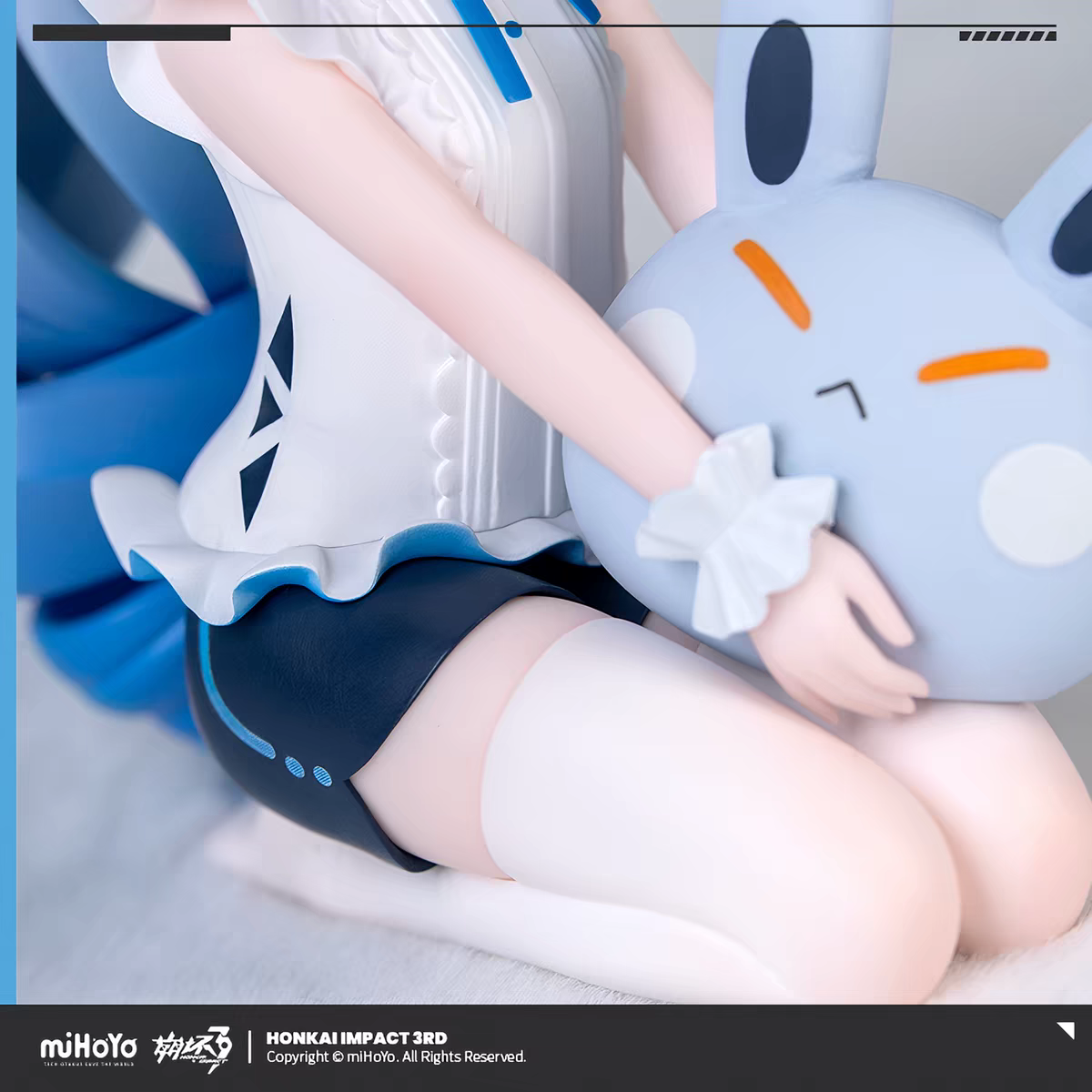 Honkai Impact 3rd Bronya chibi figure - lower body detail hugging grey rabbit Seele companion