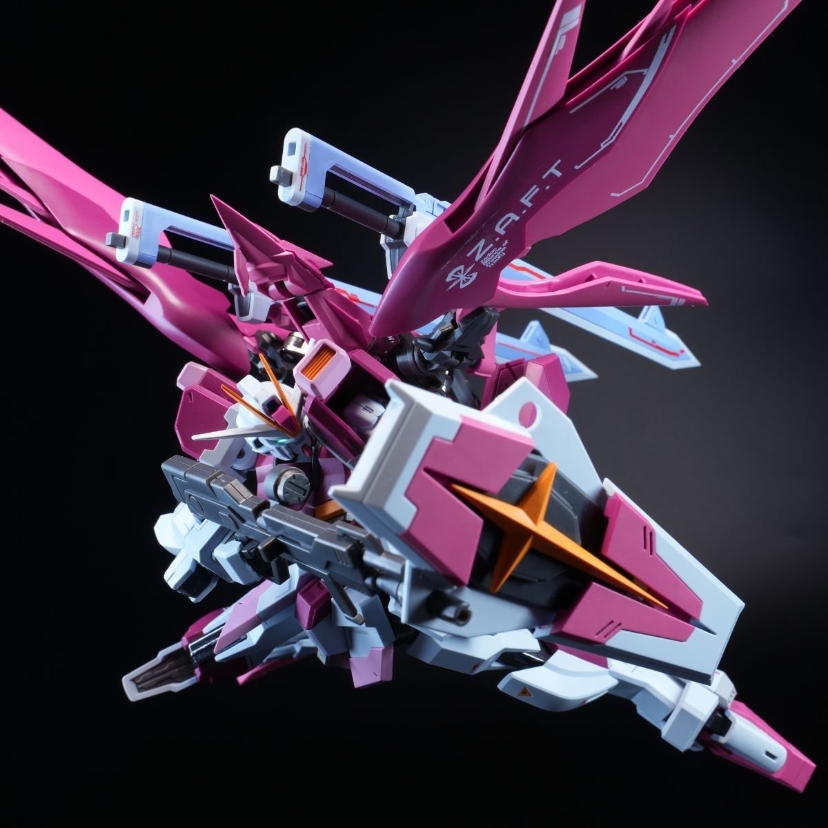 Angry Birds Destiny Pulse Rebirth 1/144 Pink Model Kit