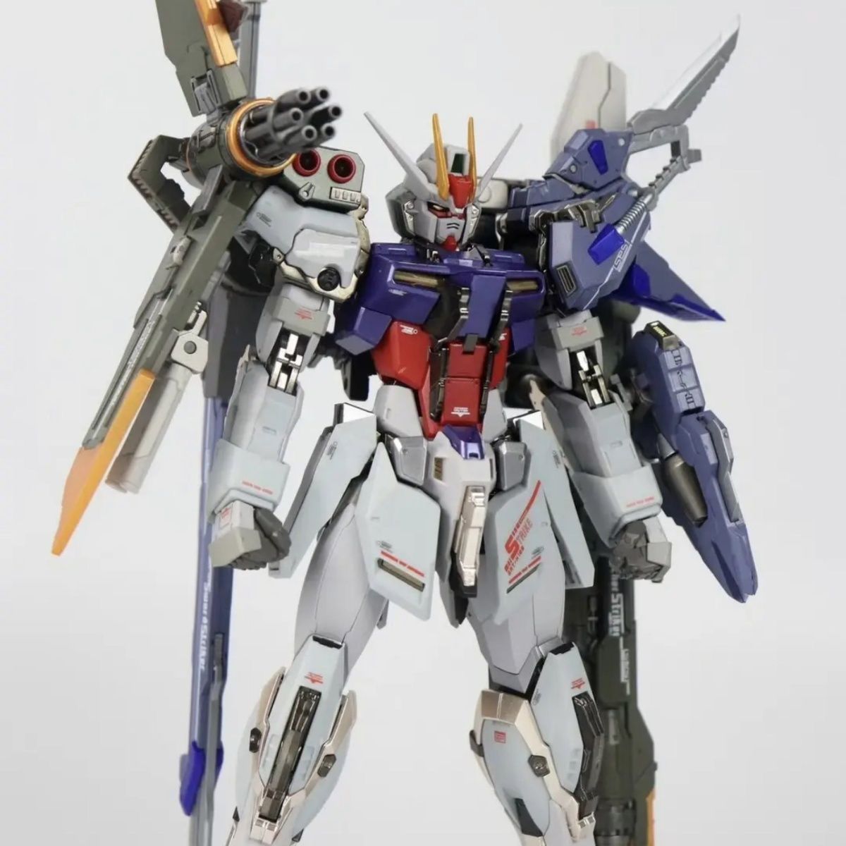 Daban 8829MB Strike Gundam Sword Cannon Assault Model Kit with Water Decals and Display Base