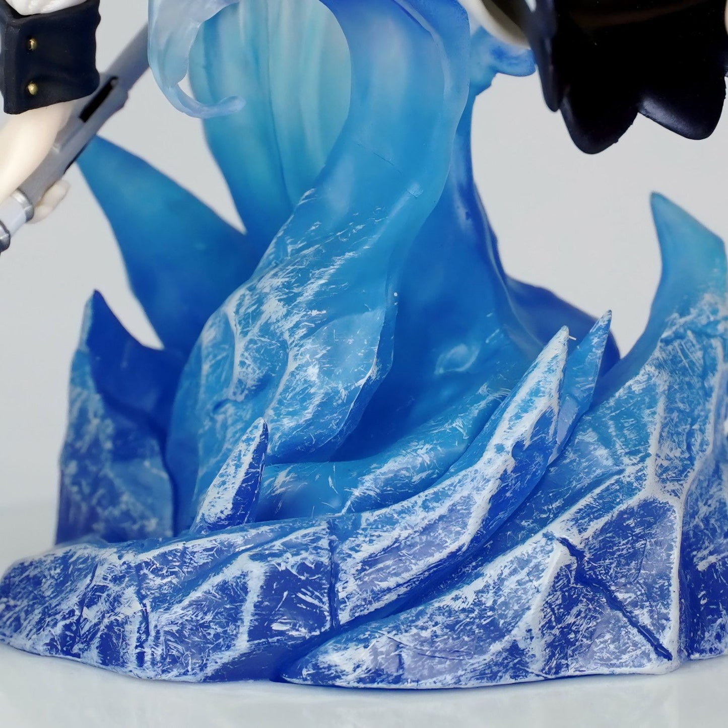 MMW Studio Roxy Migurdia Ice Base Anime Figure – Mushoku Tensei GK Statue Scene Model Desk Decoration Gift