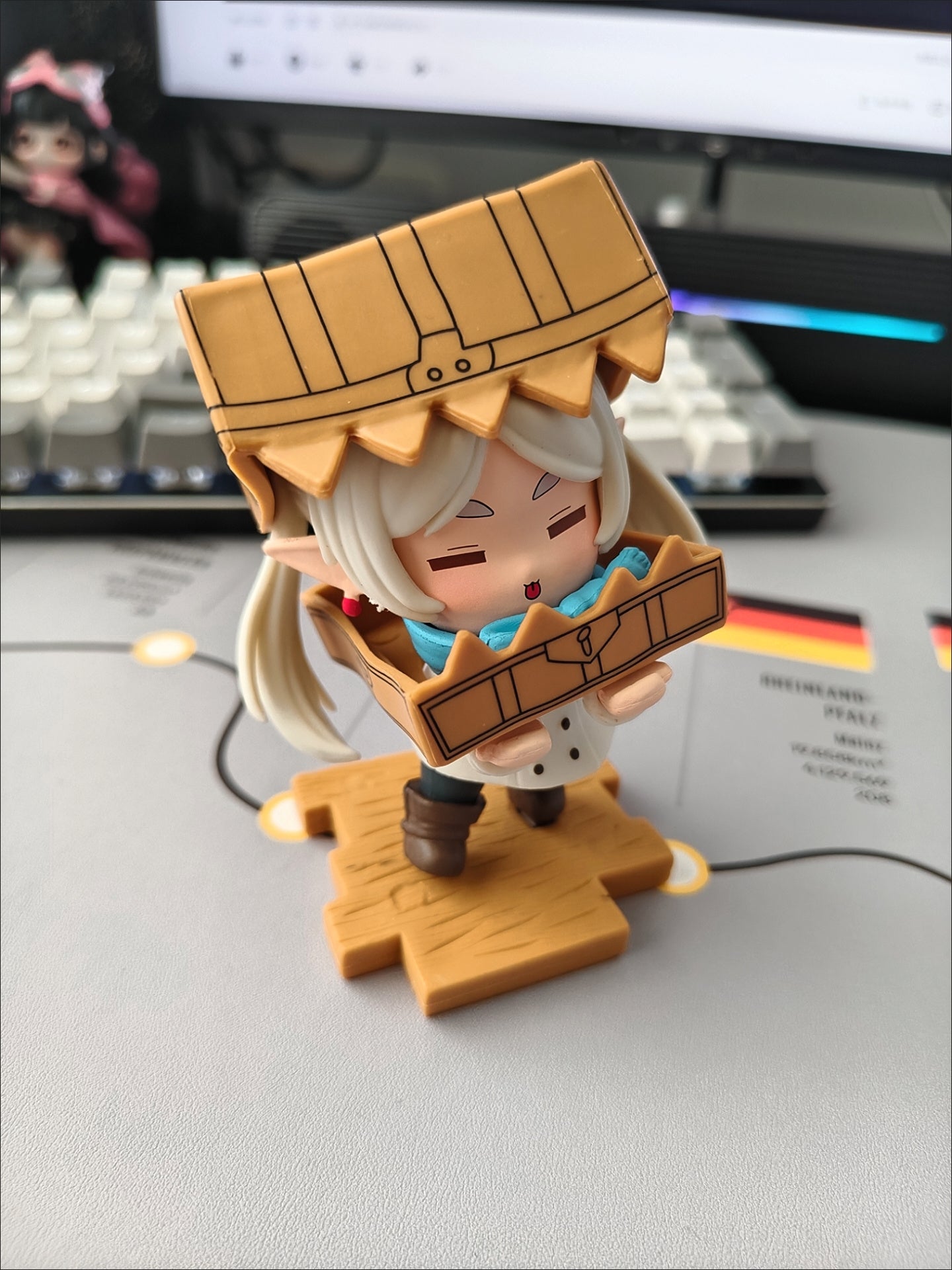 Frieren Beyond Journey's End Treasure Chest Chibi Figure