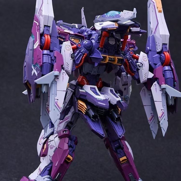 Infinite Nova Thunder 1/100 Movable Mecha Model
