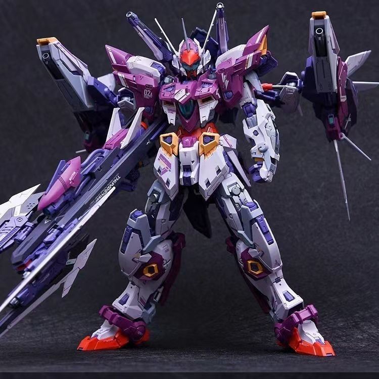 Infinite Nova Thunder 1/100 Movable Mecha Model